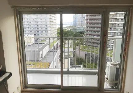 イメージ写真：サッシ